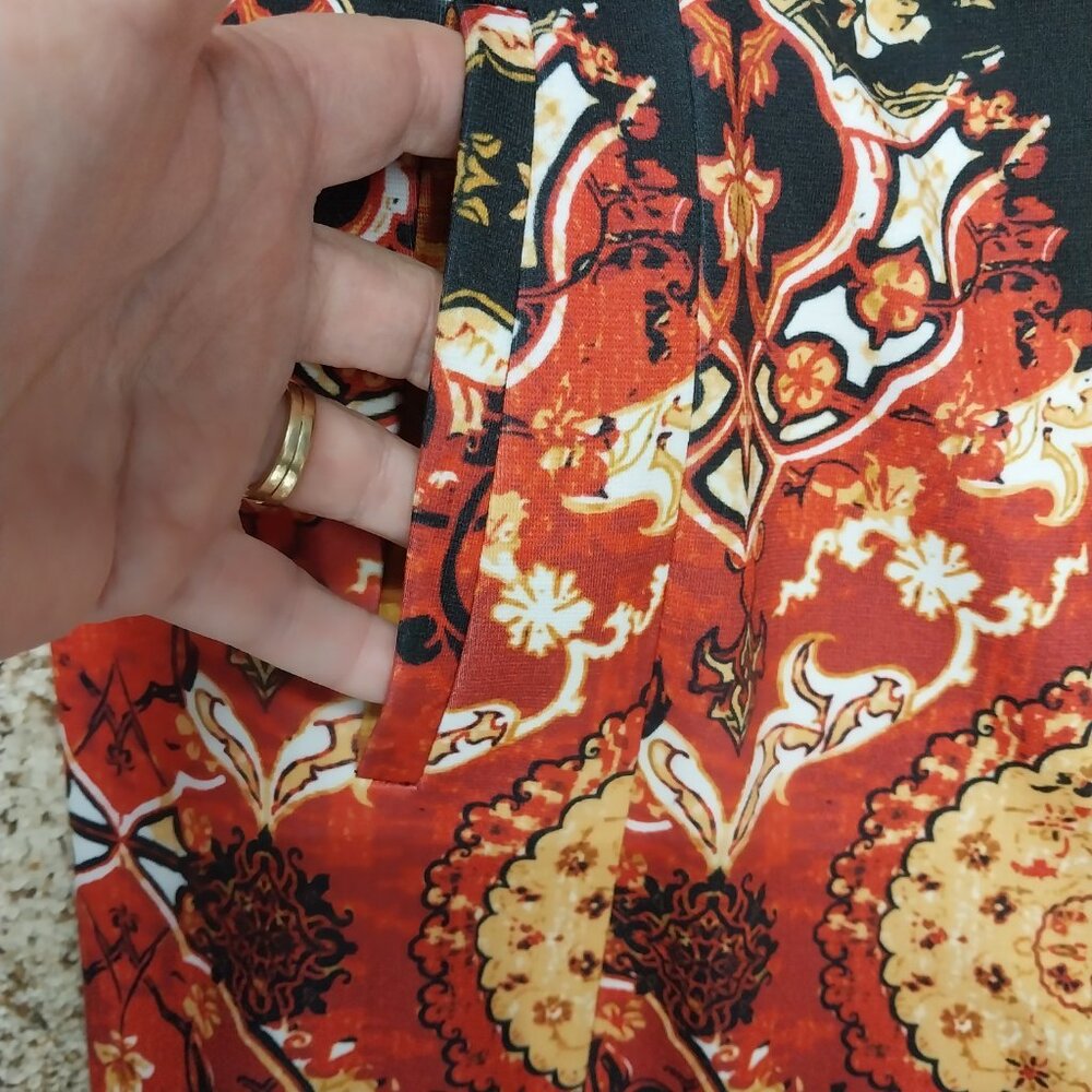 3329 Size 2/ Large  Chico's Red and Black pattern Blazer. - Picture 5 of 9